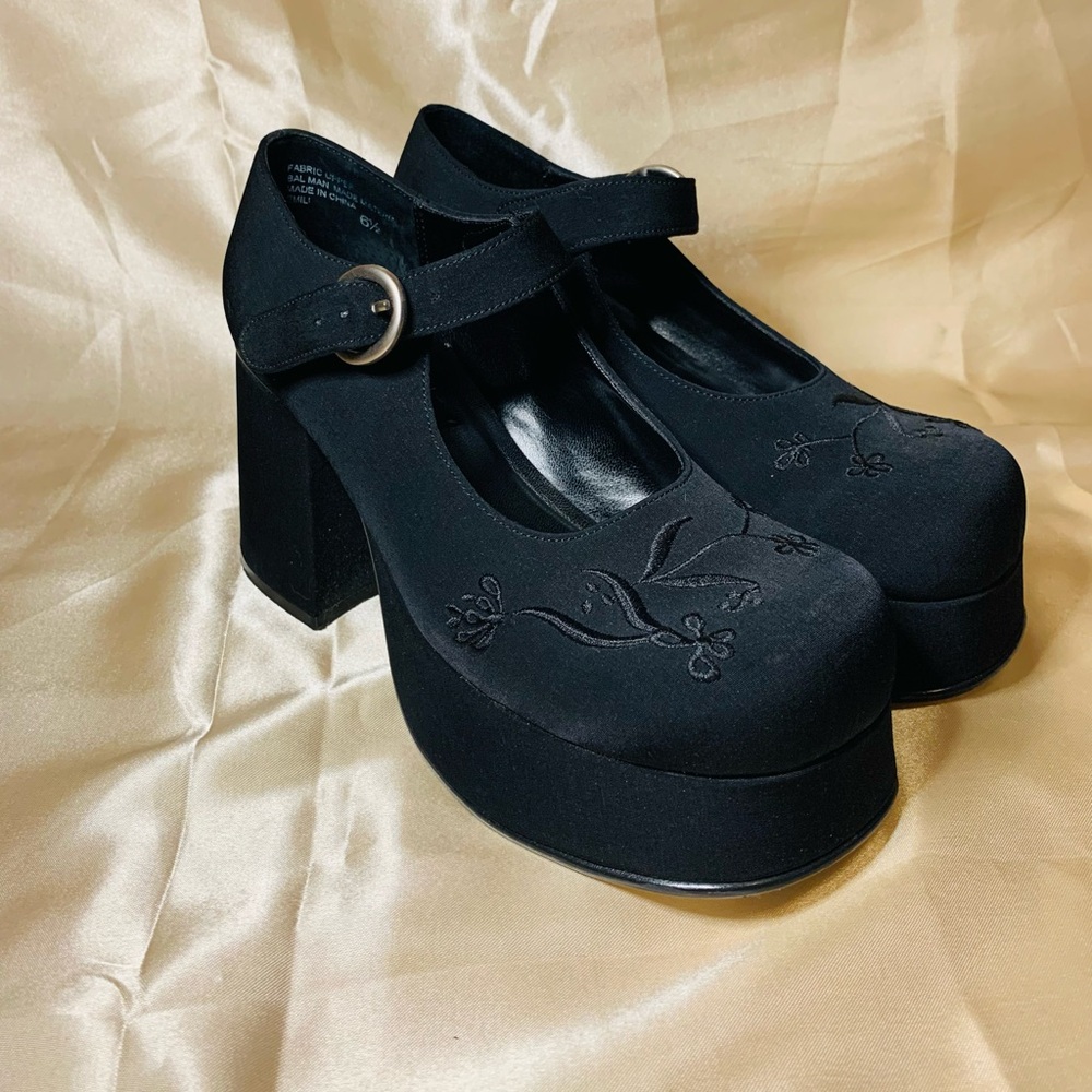 Vintage 90s Y2K LEI black platform